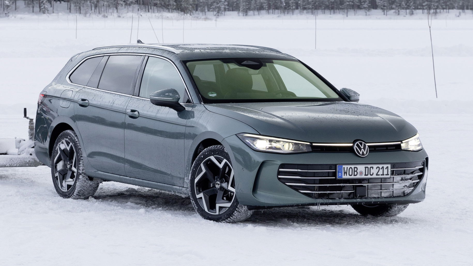 VW Passat 2.0 TSI 4Motion - front